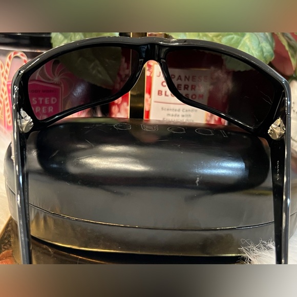 Gucci Black Sunglasses - Picture 8 of 11